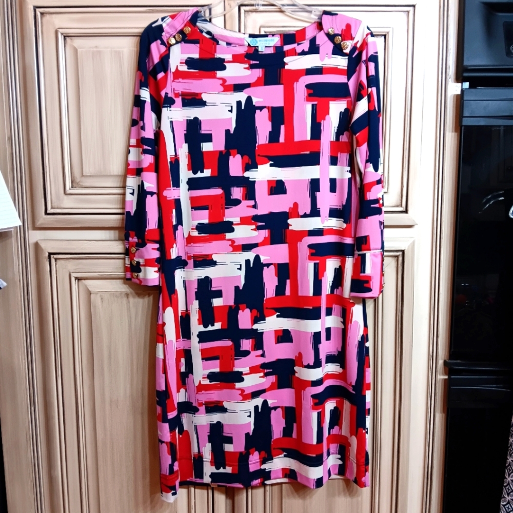 Escapada Living Pink Geometric Dress - Size Small - Gold Accents!‎